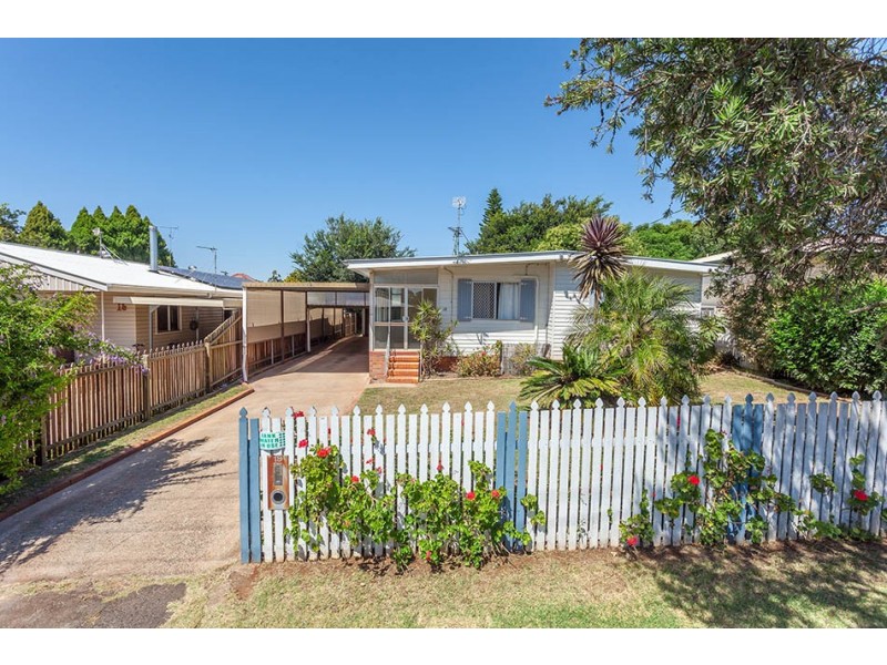 18 Dalgleish Street, South Toowoomba QLD 4350