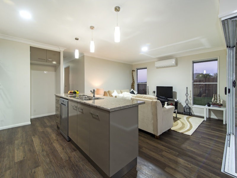 20 Maculan Crescent, Westbrook QLD 4350
