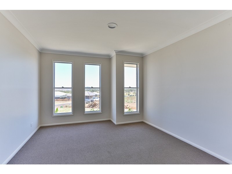 20 Maculan Crescent, Westbrook QLD 4350