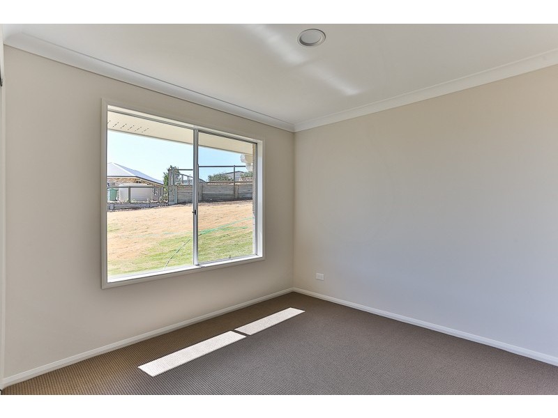 20 Maculan Crescent, Westbrook QLD 4350