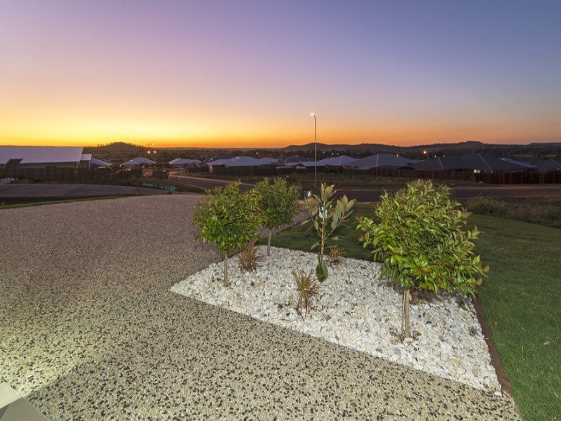 20 Maculan Crescent, Westbrook QLD 4350