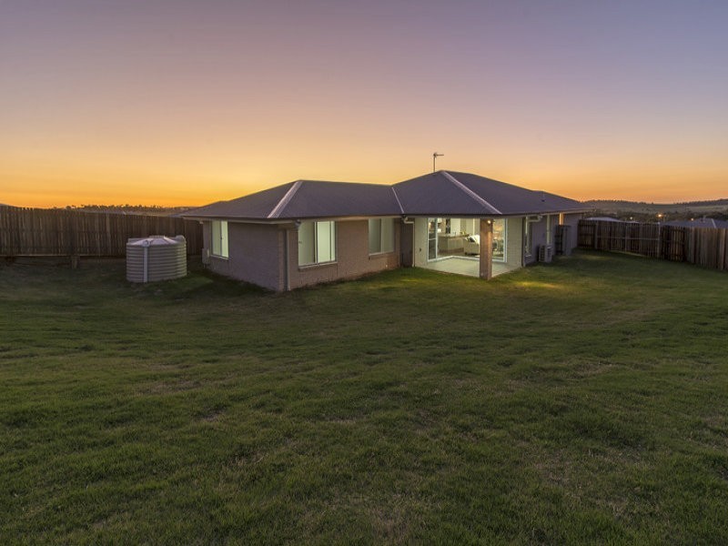 20 Maculan Crescent, Westbrook QLD 4350
