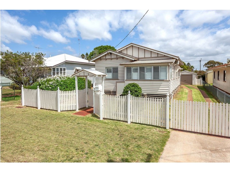23 Cay Street, Newtown QLD 4350