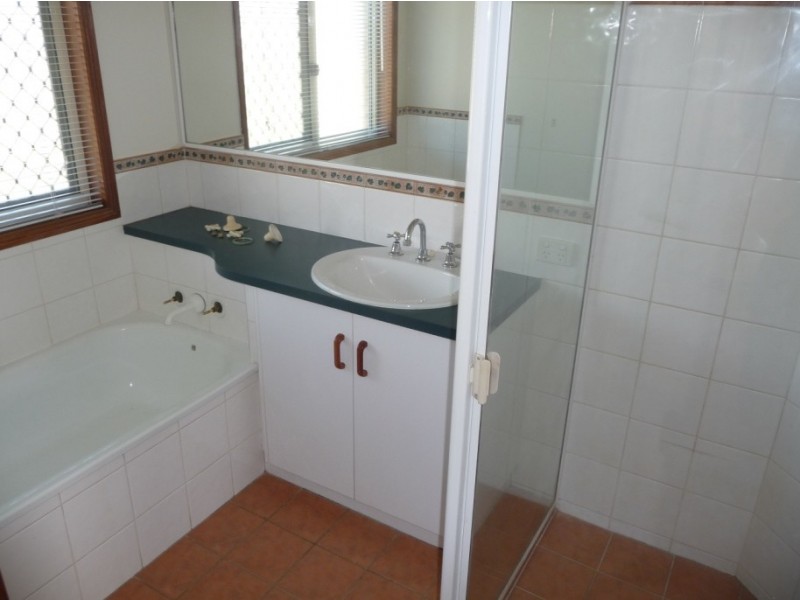 460 Hume Street, Middle Ridge QLD 4350