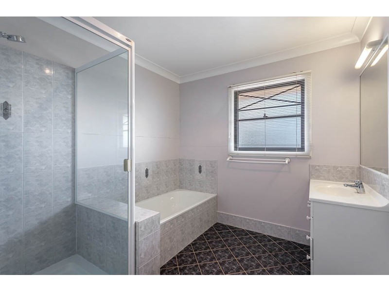 49 Lydwin Crescent, East Toowoomba QLD 4350