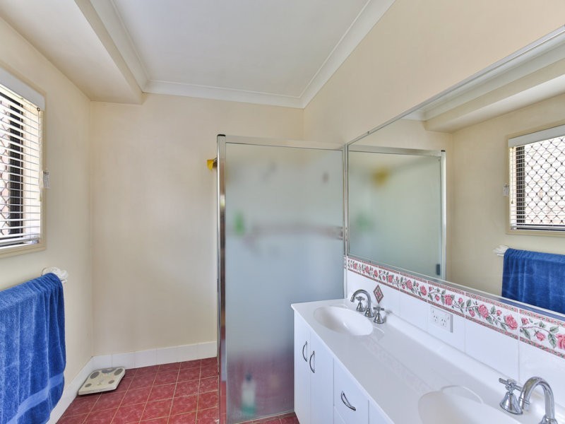 28 Holt Street, Middle Ridge QLD 4350