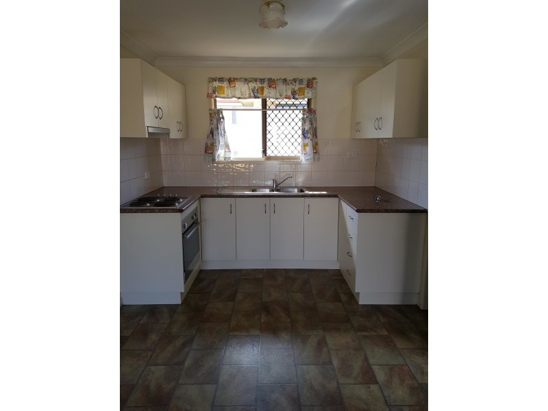 2/53a Holberton Street, Newtown QLD 4350