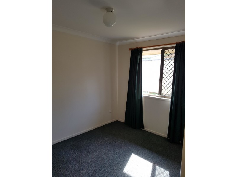 2/53a Holberton Street, Newtown QLD 4350