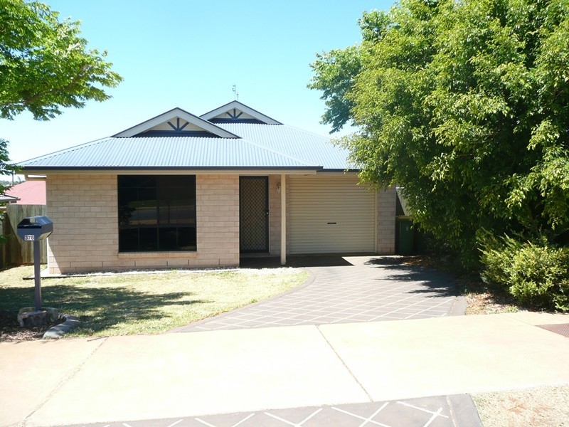 378 West Street, Kearneys Spring QLD 4350