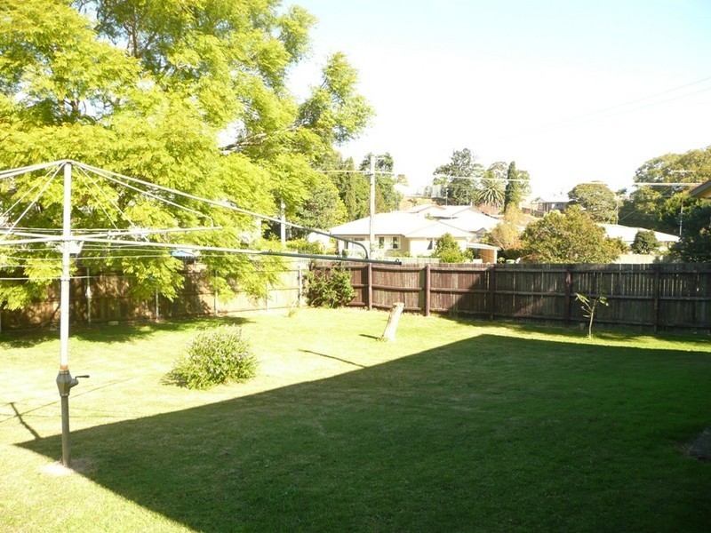 58 Rifle Range Road, Mount Lofty QLD 4350