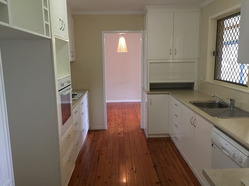 14 Catto Street, Centenary Heights QLD 4350