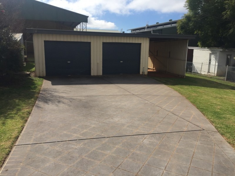 11 Norah Street, Centenary Heights QLD 4350