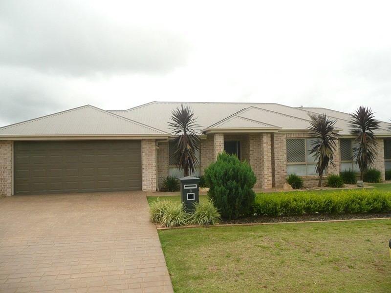 3 McCallum Court, Middle Ridge QLD 4350