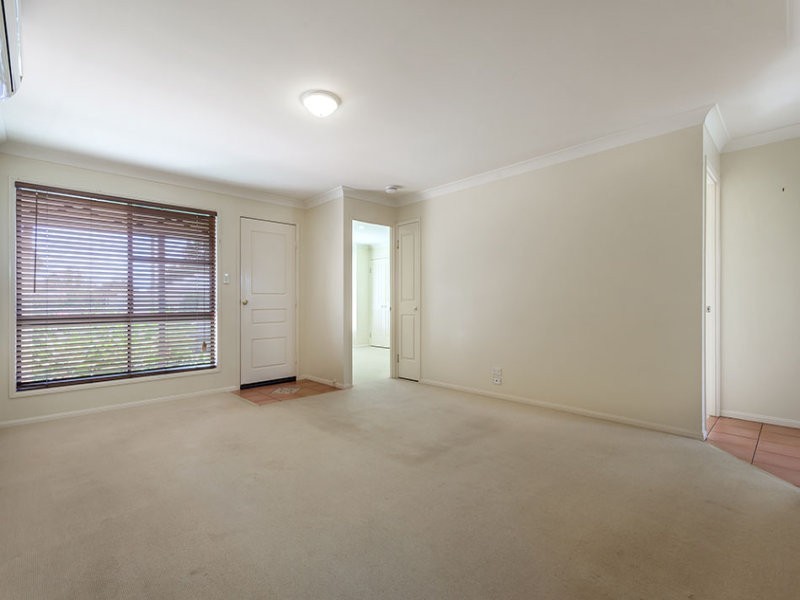 2/218 Campbell Street, Newtown QLD 4350