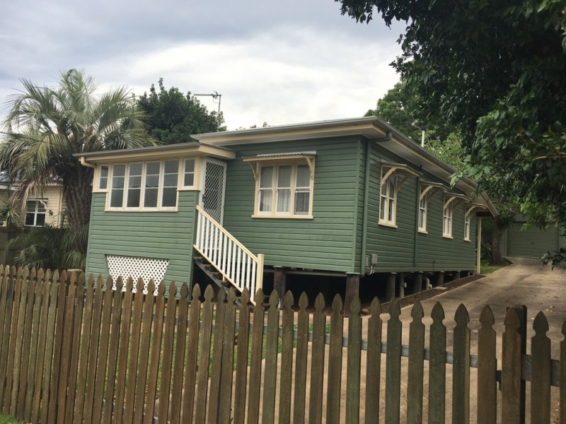 6 Clyde Street, Mount Lofty QLD 4350