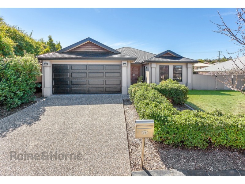 19 Patron Crescent, Glenvale QLD 4350
