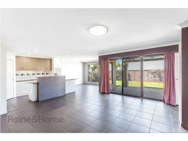 19 Patron Crescent, Glenvale QLD 4350