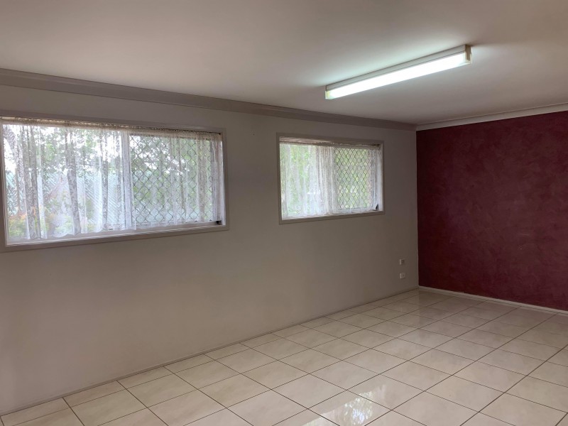 123 Glenvale Road, Newtown QLD 4350