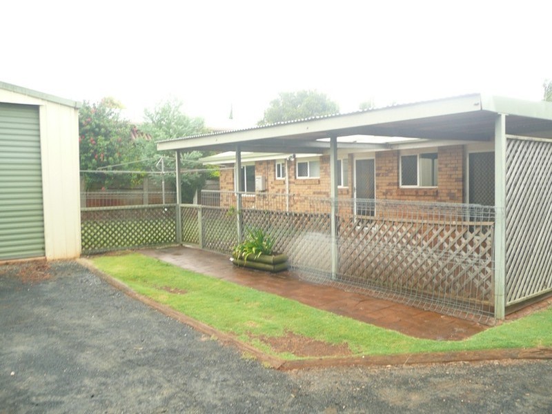 123 Glenvale Road, Newtown QLD 4350