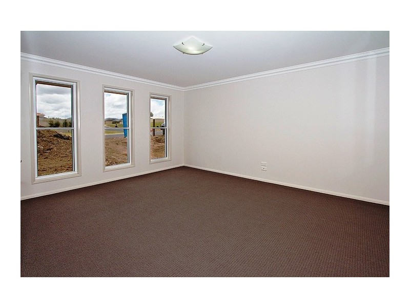 6 Wellington Street, Wyreema QLD 4352