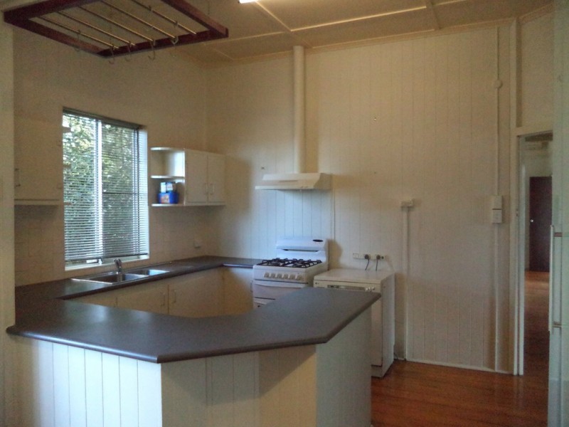 1 Parkinson Street, South Toowoomba QLD 4350