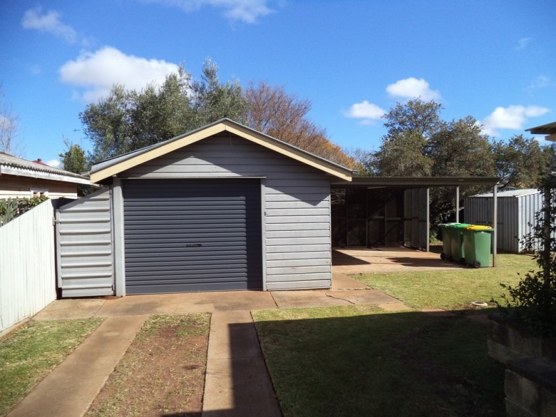 1 Parkinson Street, South Toowoomba QLD 4350