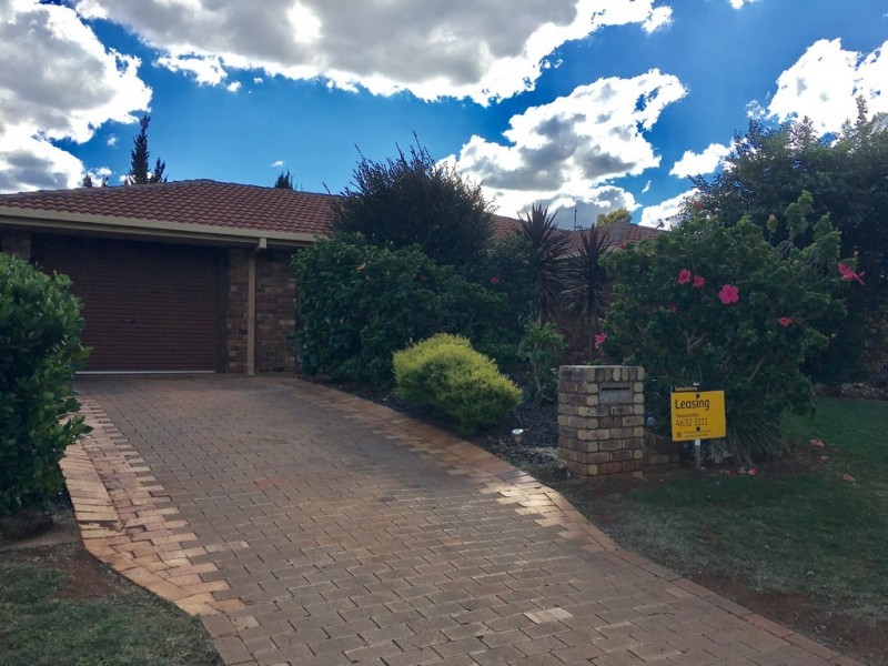 17 Smythe Street, Kearneys Spring QLD 4350