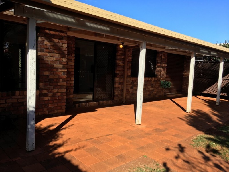 17 Smythe Street, Kearneys Spring QLD 4350