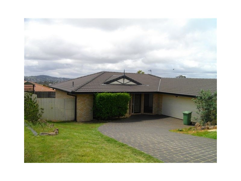 8 Lyness Court, Wilsonton Heights QLD 4350