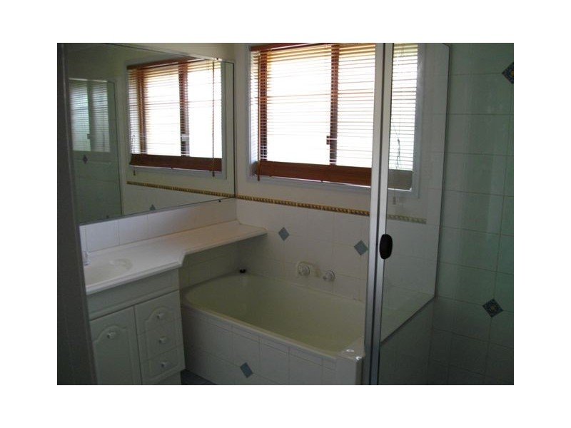 8 Lyness Court, Wilsonton Heights QLD 4350