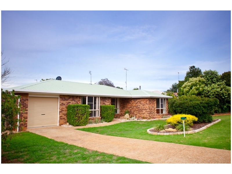 29 Lorraine Crescent, Centenary Heights QLD 4350