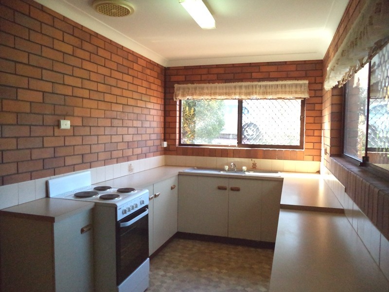 2/134 Curzon Street, Rangeville QLD 4350