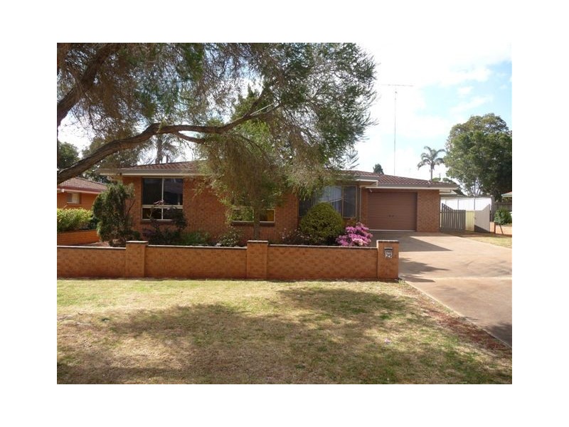 25 Friend Street, Harristown QLD 4350