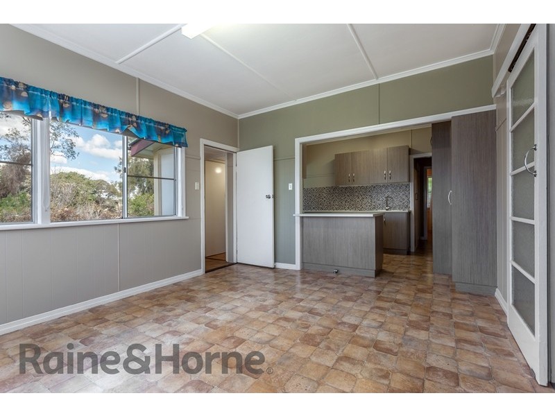 6 Miller Street, Harristown QLD 4350