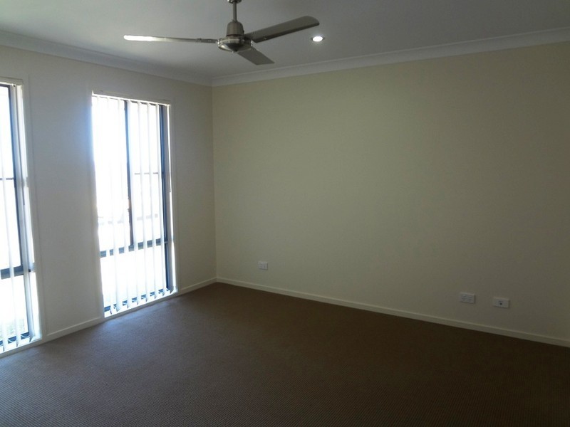 64 Newman Road, Wyreema QLD 4352