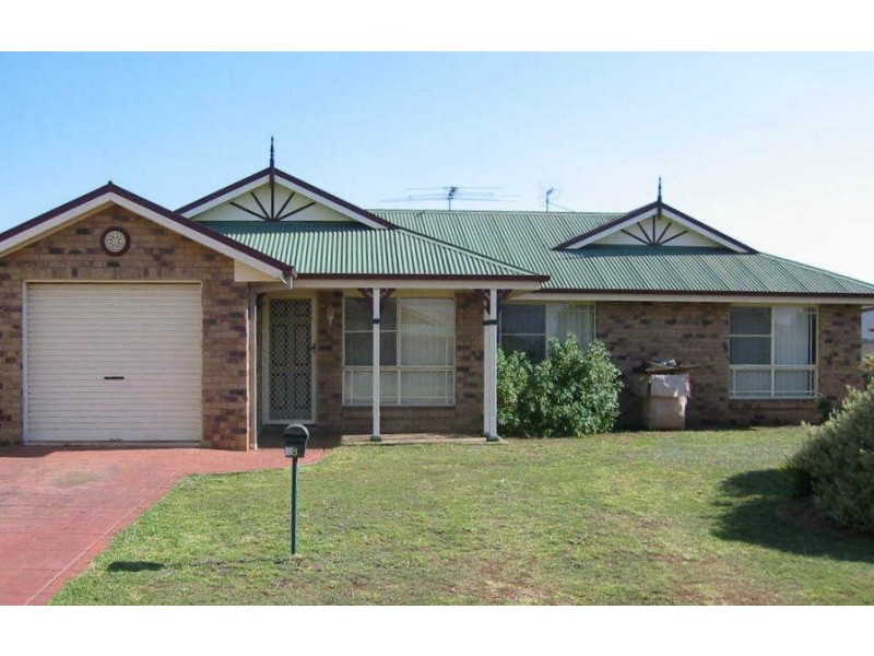 8 Alroe Court, Kearneys Spring QLD 4350