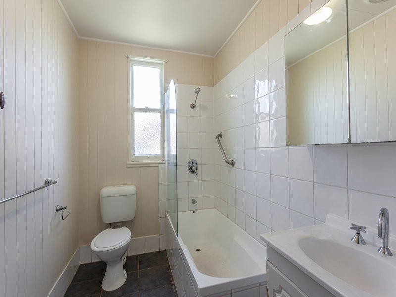 111 Ruthven Street, Harlaxton QLD 4350