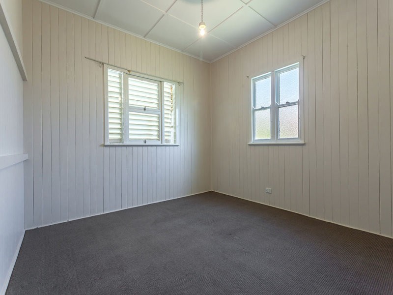 111 Ruthven Street, Harlaxton QLD 4350