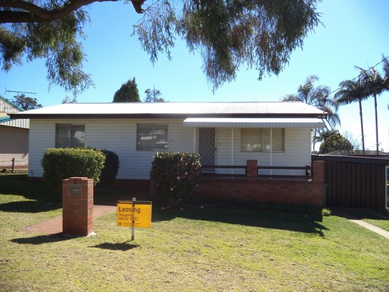 9 McNamara Street, Centenary Heights QLD 4350