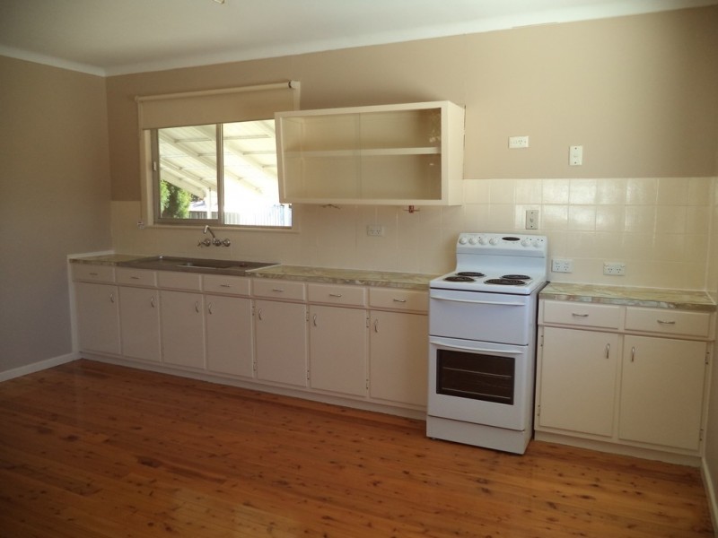 9 McNamara Street, Centenary Heights QLD 4350