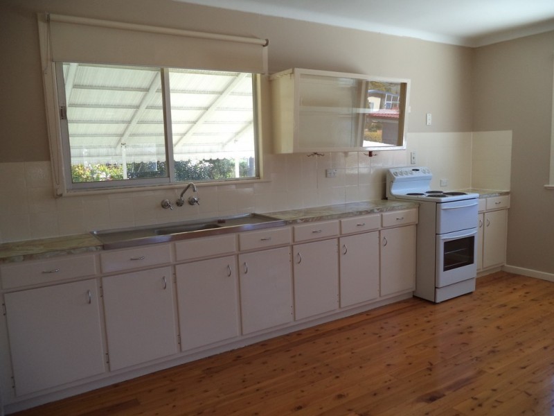 9 McNamara Street, Centenary Heights QLD 4350