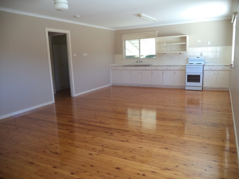 9 McNamara Street, Centenary Heights QLD 4350