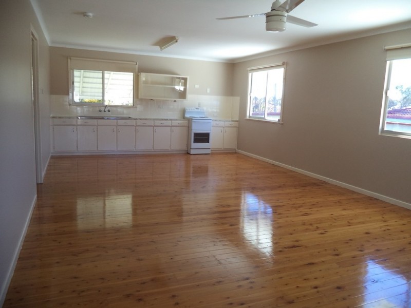 9 McNamara Street, Centenary Heights QLD 4350