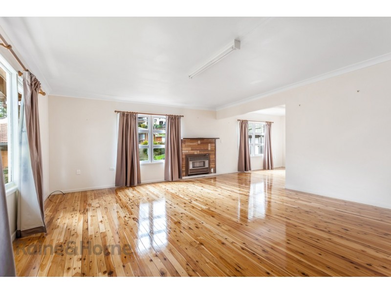 4 Beck Street, Mount Lofty QLD 4350