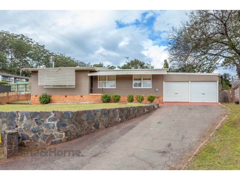 4 Beck Street, Mount Lofty QLD 4350