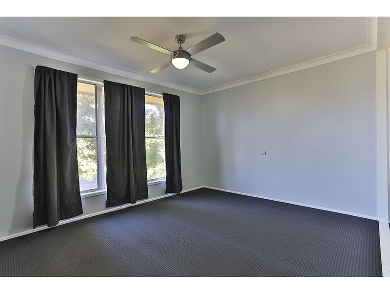 49 Noll Street, Kearneys Spring QLD 4350