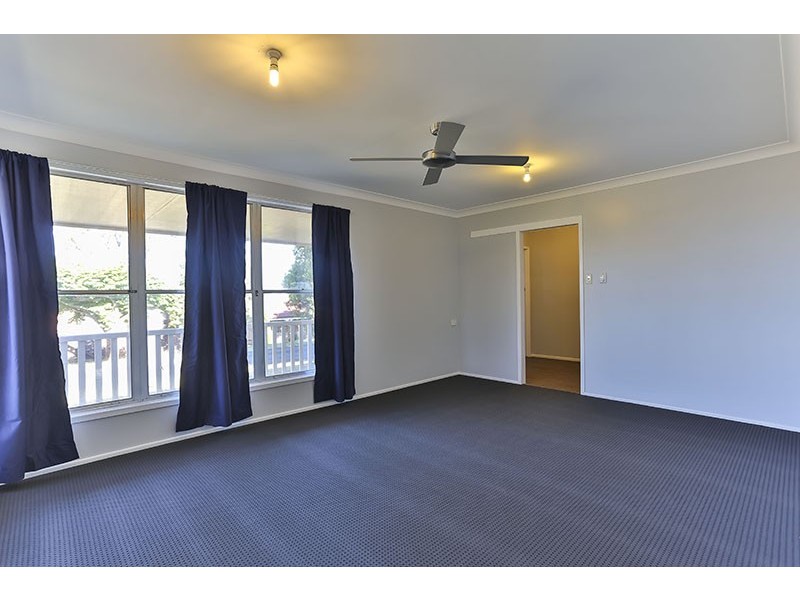 49 Noll Street, Kearneys Spring QLD 4350