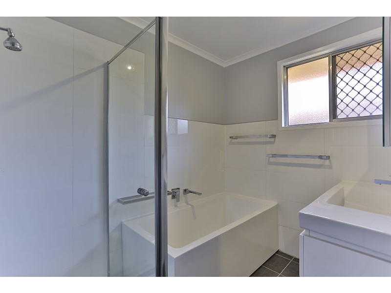 49 Noll Street, Kearneys Spring QLD 4350