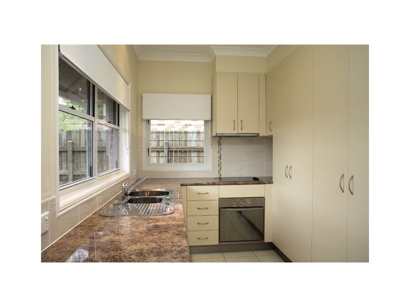 4/9A Albert Street, Newtown QLD 4350