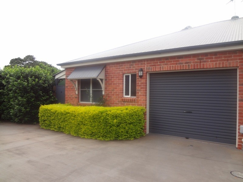 4/9A Albert Street, Newtown QLD 4350